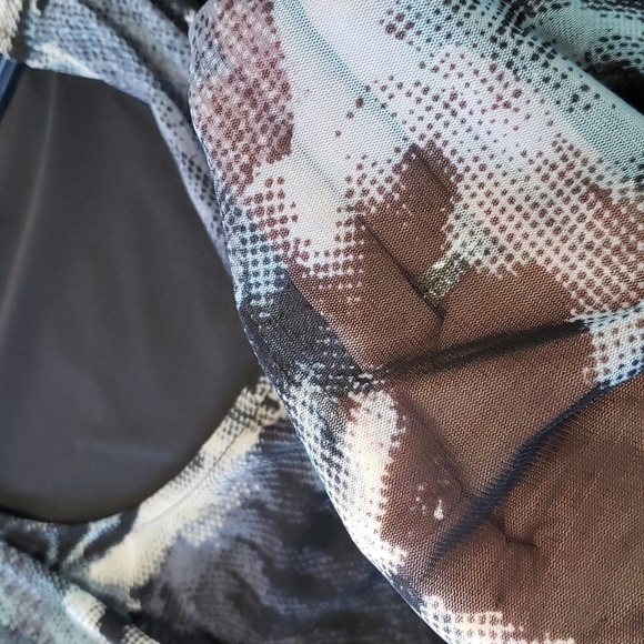 Tribal Abstract Design Stretch Crossover Top XS - Picture 6 of 6